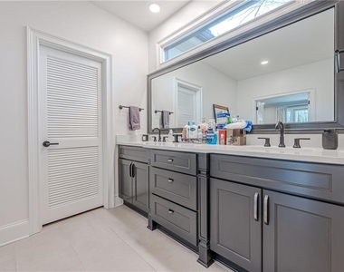 4562 Columns Drive - Photo Thumbnail 35