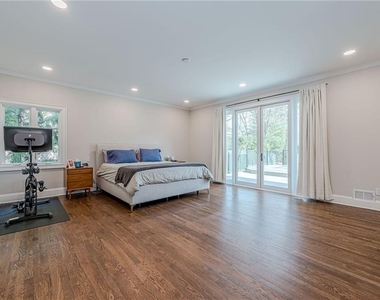 4562 Columns Drive - Photo Thumbnail 32