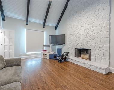 4562 Columns Drive - Photo Thumbnail 16