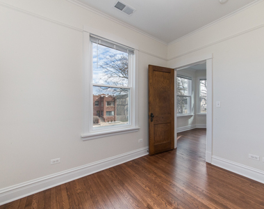 3446 N Springfield Avenue - Photo Thumbnail 7