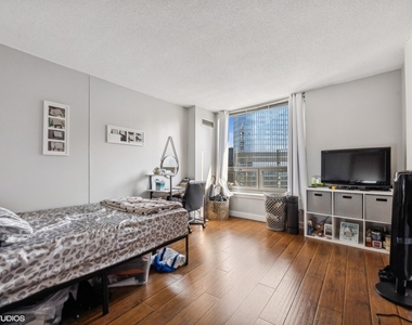 440 N Wabash Avenue - Photo Thumbnail 7