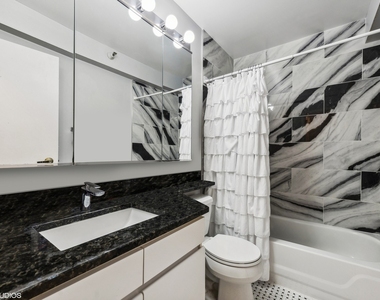 440 N Wabash Avenue - Photo Thumbnail 8