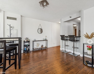 440 N Wabash Avenue - Photo Thumbnail 4