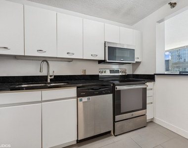440 N Wabash Avenue - Photo Thumbnail 5