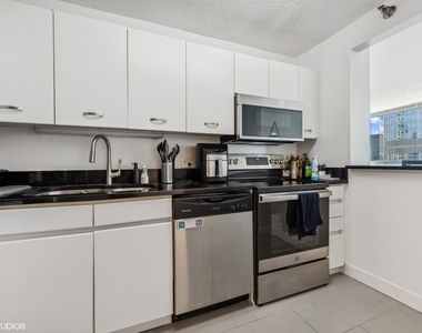 440 N Wabash Avenue - Photo Thumbnail 15