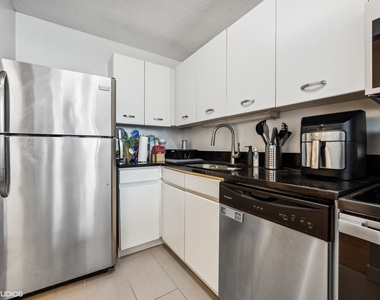 440 N Wabash Avenue - Photo Thumbnail 12