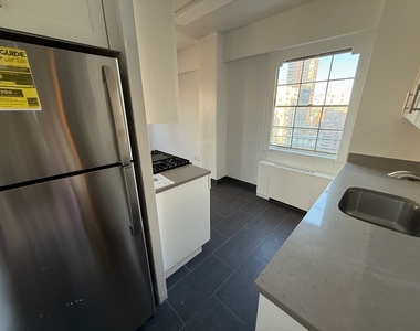 East 64th Street - Photo Thumbnail 15