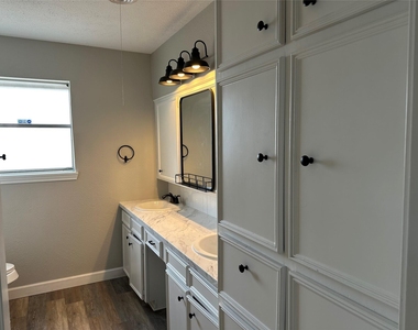 4821 Burning Tree Drive - Photo Thumbnail 17