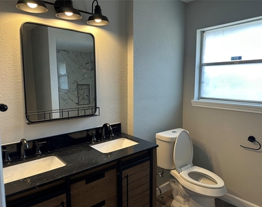 4821 Burning Tree Drive - Photo Thumbnail 15