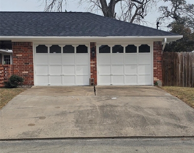 4821 Burning Tree Drive - Photo Thumbnail 21