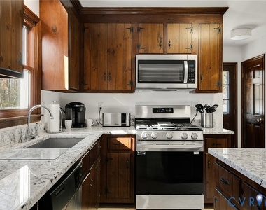 9621 Peppertree Drive - Photo Thumbnail 10