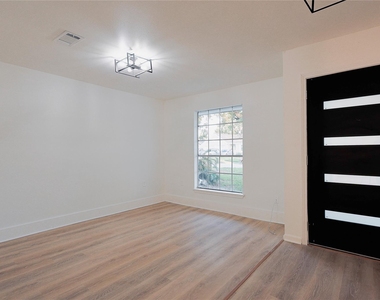 11611 Sagedowne Lane - Photo Thumbnail 4