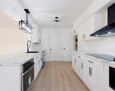 11611 Sagedowne Lane - Photo Thumbnail 8