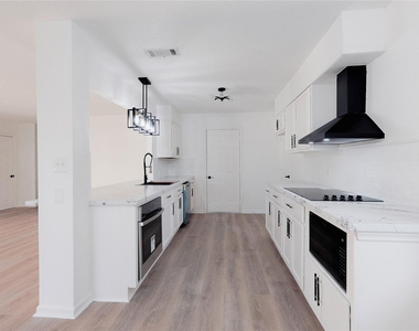 11611 Sagedowne Lane - Photo Thumbnail 5