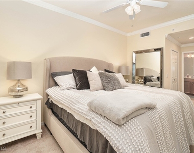 9731 Acqua Court - Photo Thumbnail 7