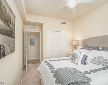 9731 Acqua Court - Photo Thumbnail 11
