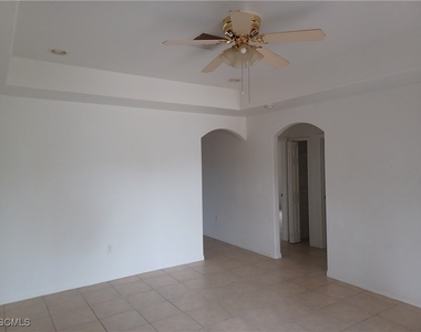 3020 Se Santa Barbara Place - Photo Thumbnail 4