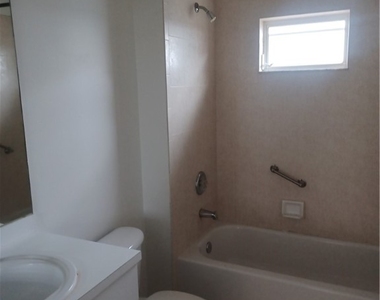 3020 Se Santa Barbara Place - Photo Thumbnail 12