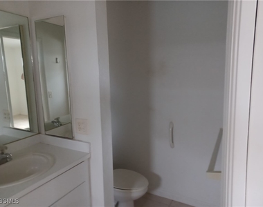 3020 Se Santa Barbara Place - Photo Thumbnail 10