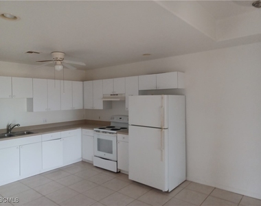 3020 Se Santa Barbara Place - Photo Thumbnail 6
