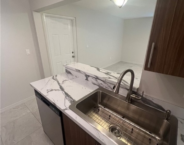 7961 Gladiolus Drive - Photo Thumbnail 13