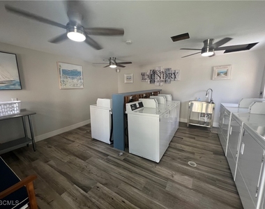 7961 Gladiolus Drive - Photo Thumbnail 15