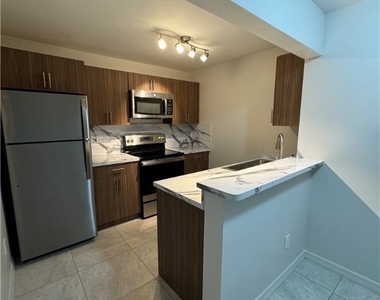 7961 Gladiolus Drive - Photo Thumbnail 7