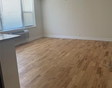 280-320 Oak - Photo Thumbnail 4