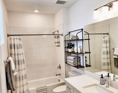 26310 Coco Cay Circle - Photo Thumbnail 11