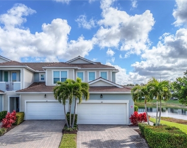 4607 Arboretum Circle - Photo Thumbnail 2