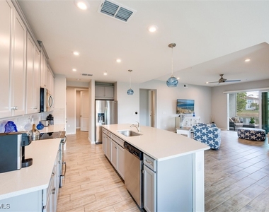 4607 Arboretum Circle - Photo Thumbnail 5
