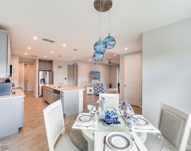 4607 Arboretum Circle - Photo Thumbnail 8