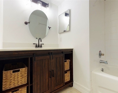 1210 Wildwood Lakes Boulevard - Photo Thumbnail 12