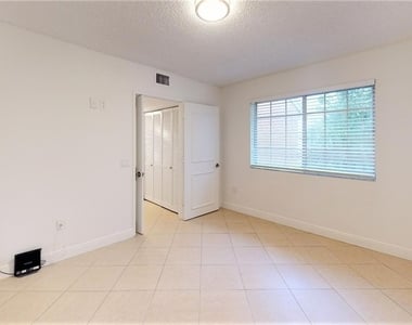1210 Wildwood Lakes Boulevard - Photo Thumbnail 11