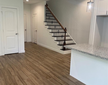 5314 Longmeadow Street - Photo Thumbnail 8