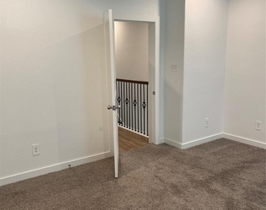 5314 Longmeadow Street - Photo Thumbnail 23