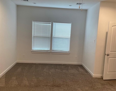5314 Longmeadow Street - Photo Thumbnail 22