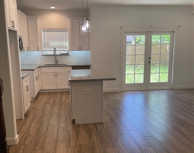5314 Longmeadow Street - Photo Thumbnail 6