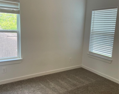 5314 Longmeadow Street - Photo Thumbnail 30