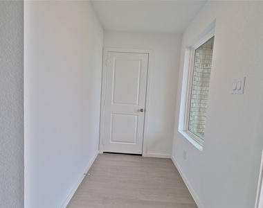 16806 Old Wagon Way - Photo Thumbnail 2