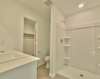 16806 Old Wagon Way - Photo Thumbnail 12
