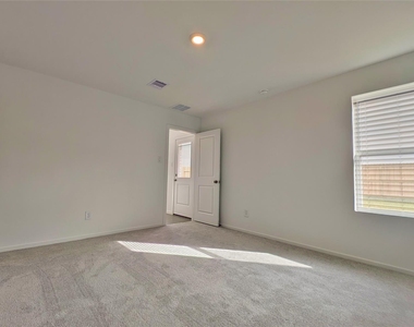 16806 Old Wagon Way - Photo Thumbnail 11