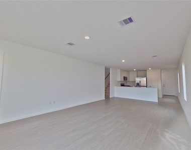 16806 Old Wagon Way - Photo Thumbnail 5