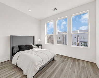3313 Baer Street - Photo Thumbnail 17