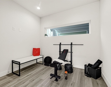 3313 Baer Street - Photo Thumbnail 5