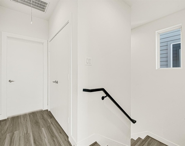 3313 Baer Street - Photo Thumbnail 16