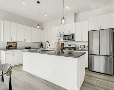3313 Baer Street - Photo Thumbnail 8