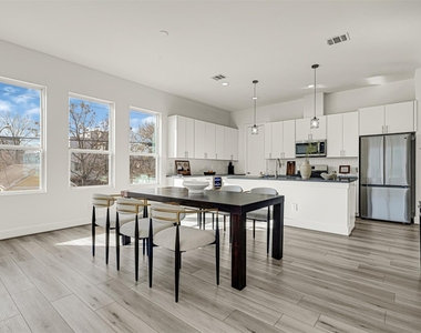 3313 Baer Street - Photo Thumbnail 12