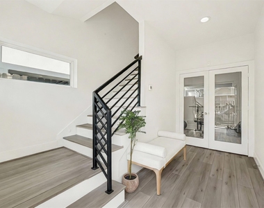 3313 Baer Street - Photo Thumbnail 4