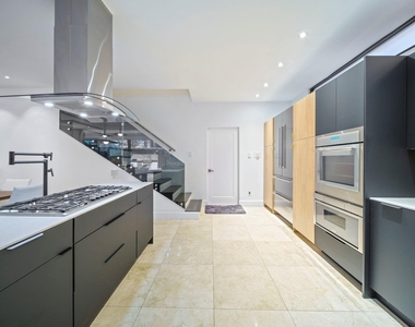 5419 John Dreaper Drive - Photo Thumbnail 11
